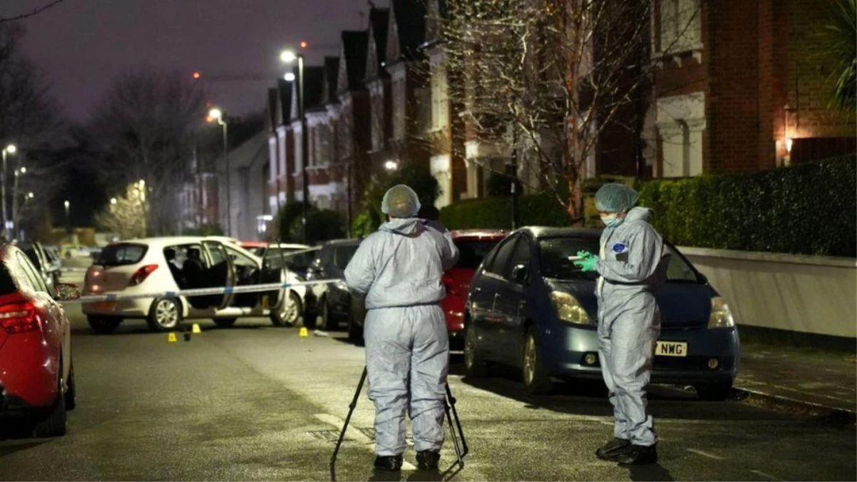 Londra'da anne ve iki kızına asitle saldıran şüphelinin fotoğrafı yayınlandı